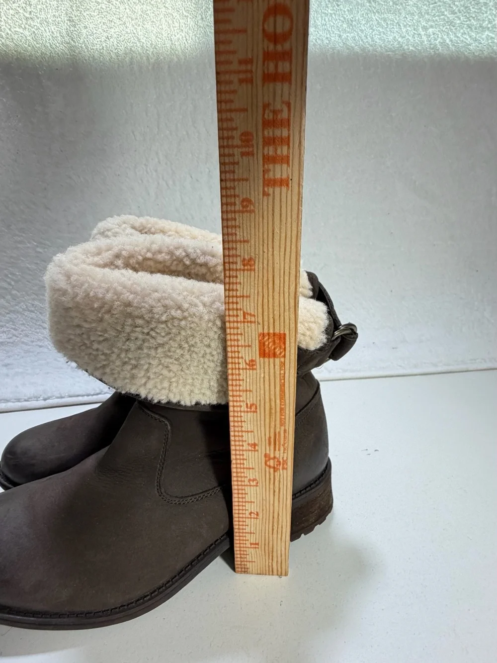 UGG Aldon Leather Wool Cuff Boots Stout Brown Women’s Size 8 winter boots